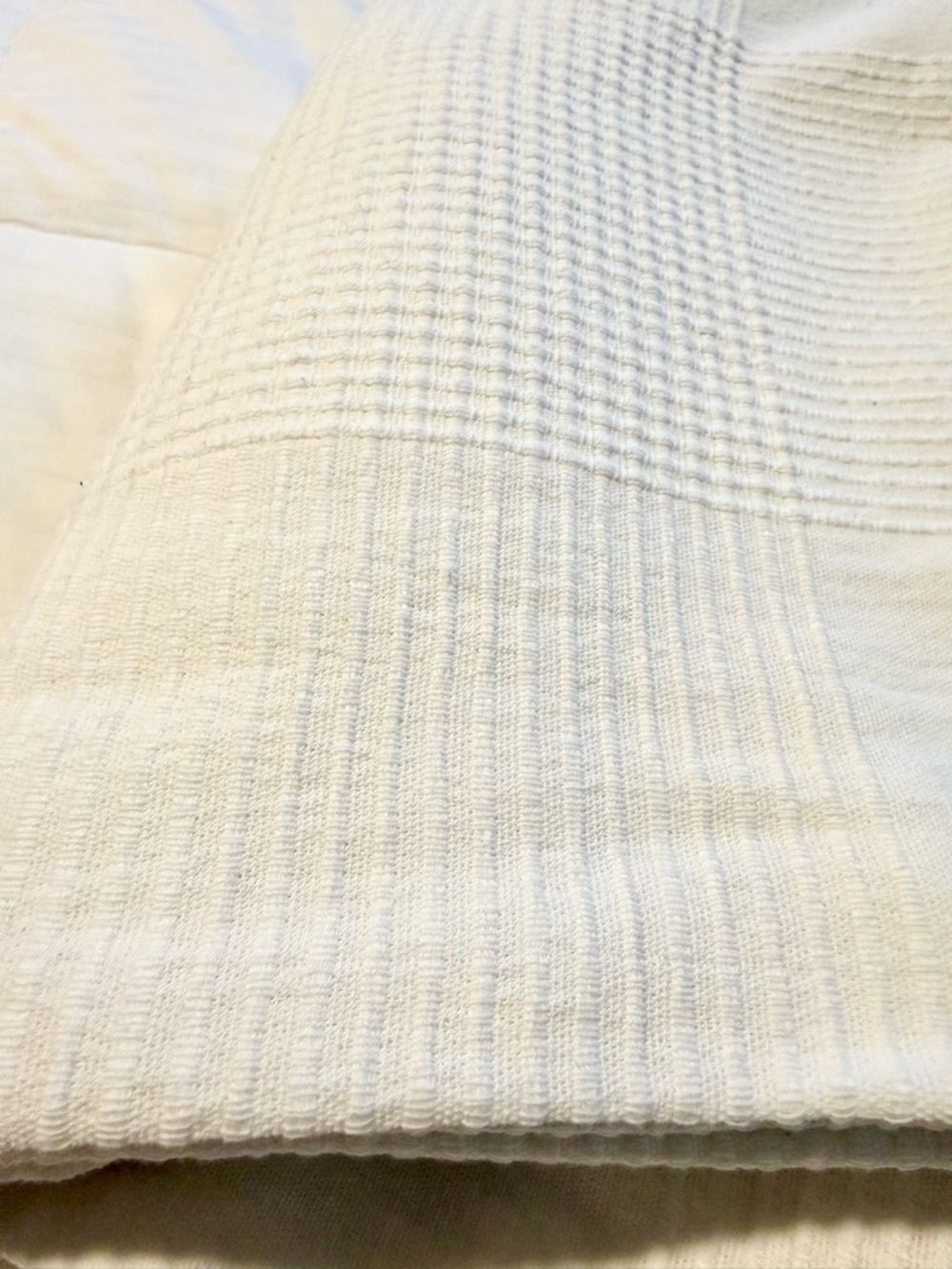 MOVING SALE | New IKEA Textured White Knit Waffle Weave Throw Blanket /Comforter - Picture 2 of 2